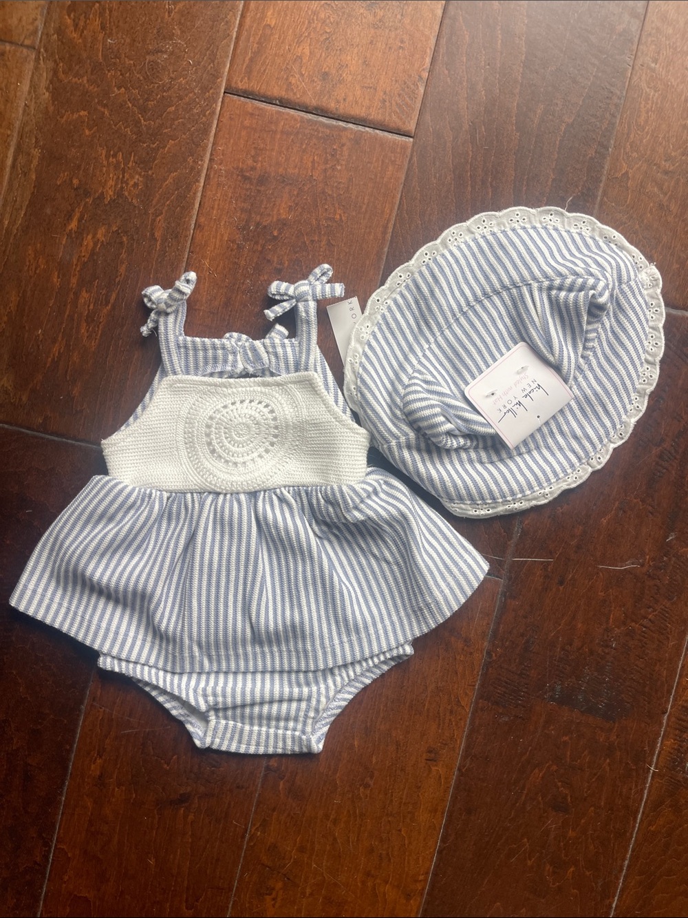 NWT Nicole Miller Size 0/3 months Blue & White Striped Baby Dress & Sun Hat Set